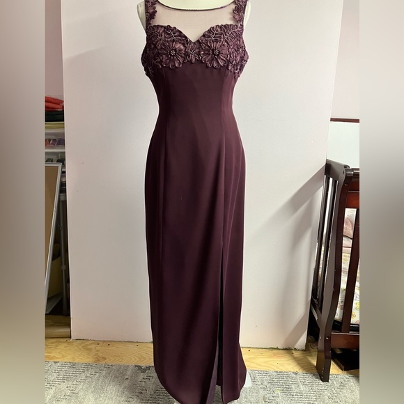 Women’s Prom/Formal Dress/Gown, Size 10 (see measurements), Maroon, Beaded - Picture 1 of 6